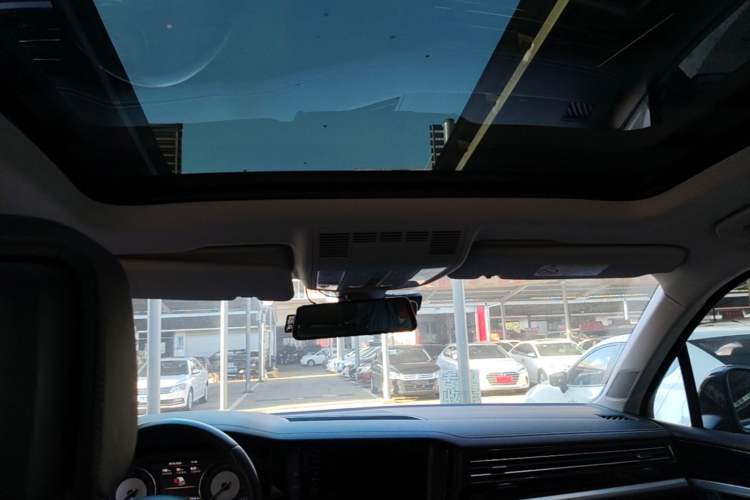 Used Volkswagen Touareg 2019 2.0 TSI Flagship Edition China VI Headliner