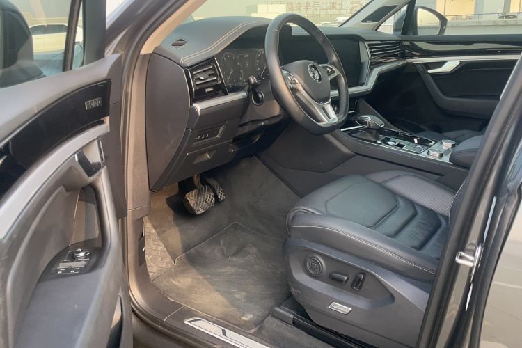 Used Volkswagen Touareg 2019 3.0 TSI RuiFeng Edition China VI Standard Interior 2