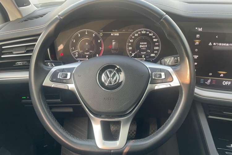Used Volkswagen Touareg 2019 3.0 TSI RuiFeng Edition China VI Standard Interior 4