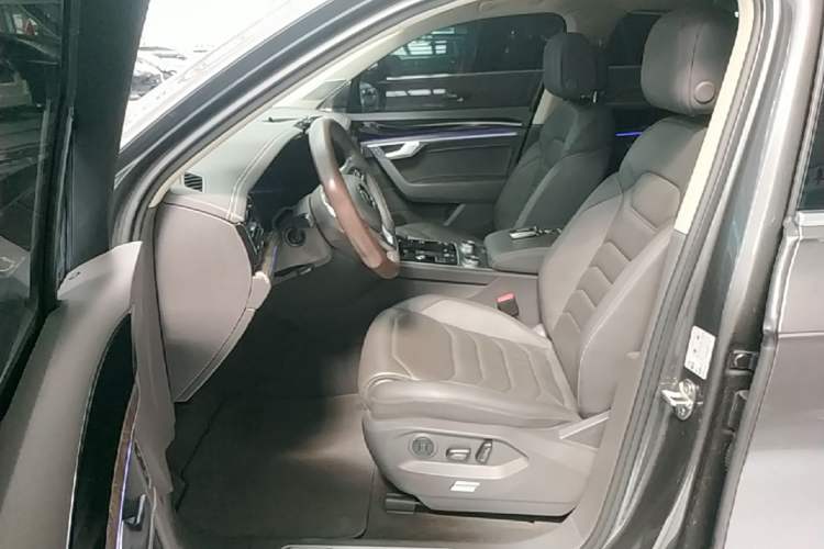 Used Volkswagen Touareg 2019 2.0 TSI Ruiyi Edition China V Standard Left Front Seat