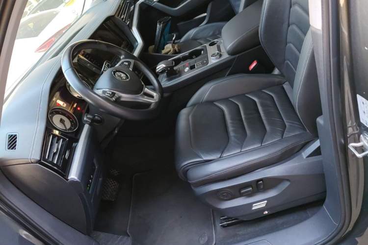 Used Volkswagen Touareg 2019 2.0 TSI Flagship Edition China VI Left Front Seat