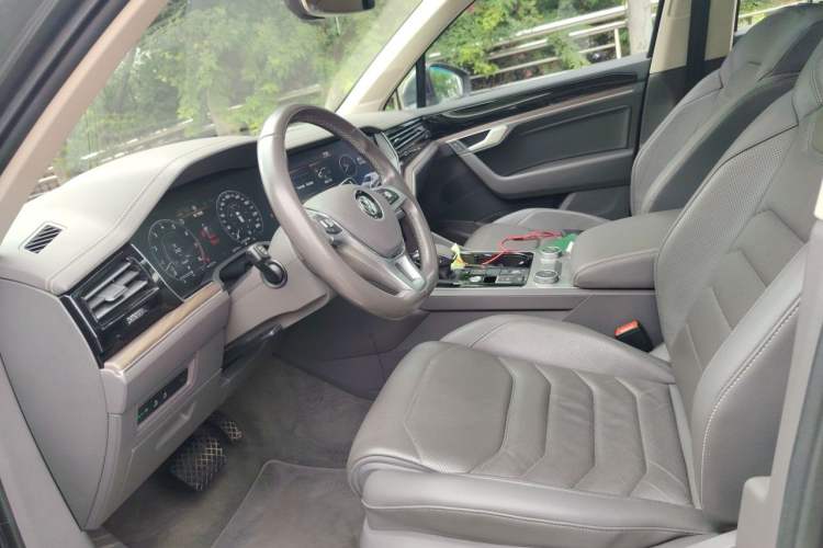 Used Volkswagen Touareg 2019 3.0 TSI RuiFeng Edition China V Standard Left Front Seat