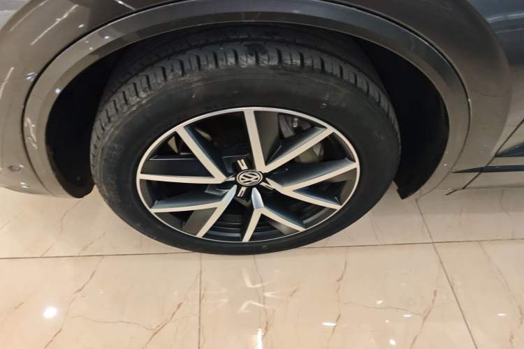 Used Volkswagen Touareg 2019 3.0 TSI RuiFeng Edition China VI Standard Left Front Wheel Hub