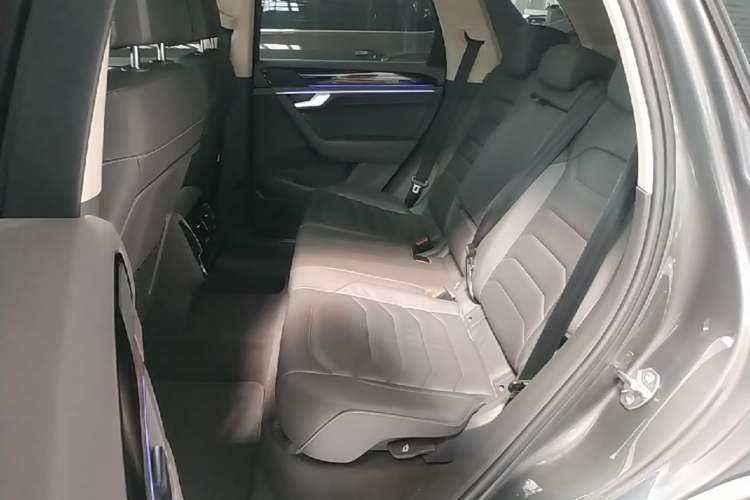 Used Volkswagen Touareg 2019 2.0 TSI Ruiyi Edition China V Standard Left Rear Seat