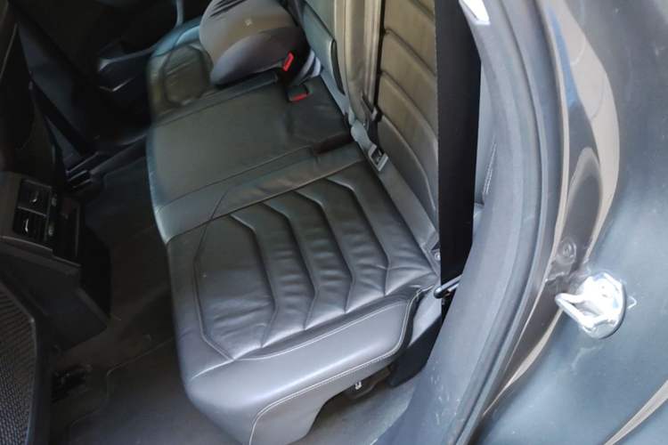 Used Volkswagen Touareg 2019 2.0 TSI Flagship Edition China VI Left Rear Seat