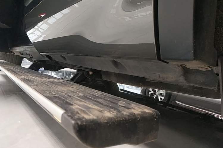 Used Volkswagen Touareg 2019 2.0 TSI Ruiyi Edition China V Standard Left Side Sill