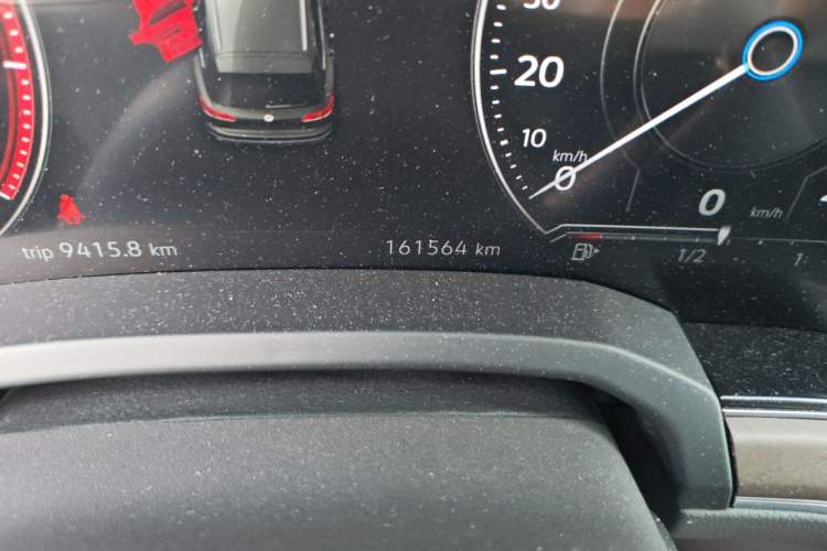 Used Volkswagen Touareg 2019 2.0TSI Ruiyi Edition China VI Standard Odometer Close Up