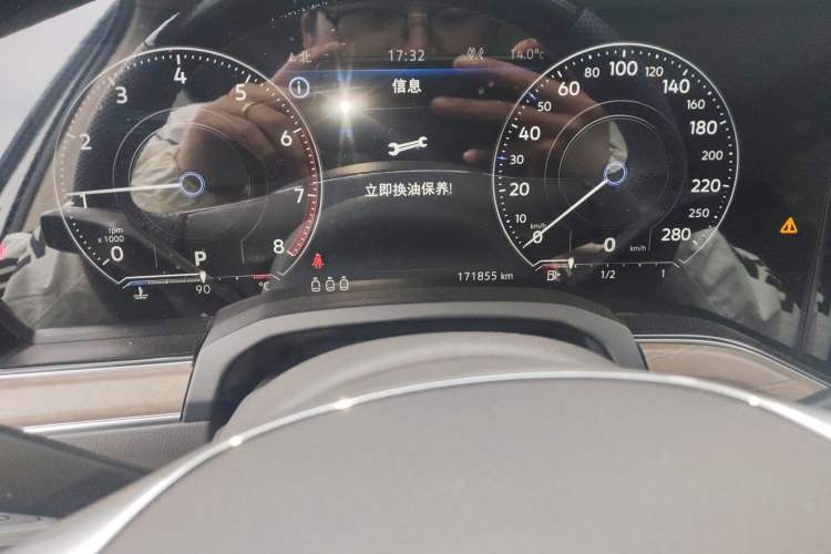 Used Volkswagen Touareg 2019 2.0 TSI Ruiyi Edition China V Standard Odometer Close Up