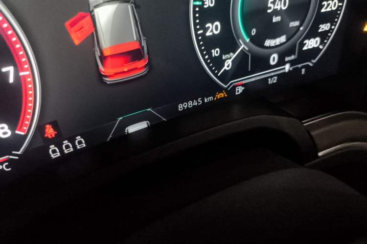 Used Volkswagen Touareg 2019 3.0 TSI RuiFeng Edition China VI Standard Odometer Close Up