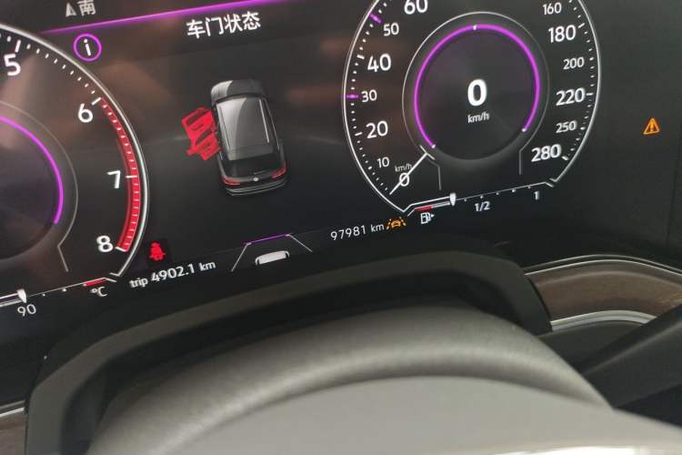 Used Volkswagen Touareg 2019 3.0 TSI RuiFeng Edition China VI Standard Odometer Close Up