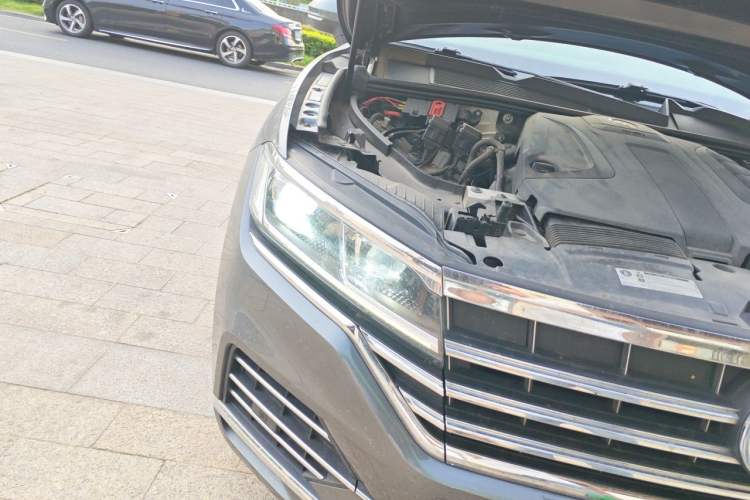 Used Volkswagen Touareg 2019 2.0TSI Ruiyi Edition China VI Standard Right Front Headlight