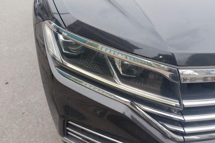 Used Volkswagen Touareg 2019 2.0 TSI Ruiyi Edition China V Standard Right Front Headlight