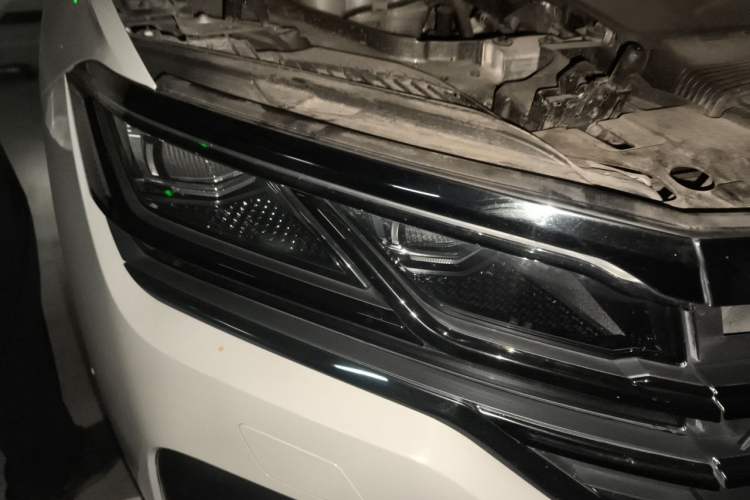 Used Volkswagen Touareg 2019 3.0 TSI RuiFeng Edition China VI Standard Right Front Headlight