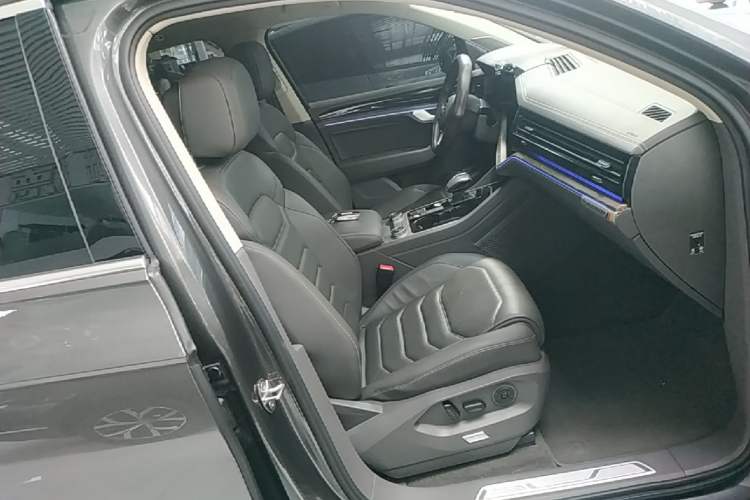 Used Volkswagen Touareg 2019 2.0 TSI Ruiyi Edition China V Standard Right Front Seat