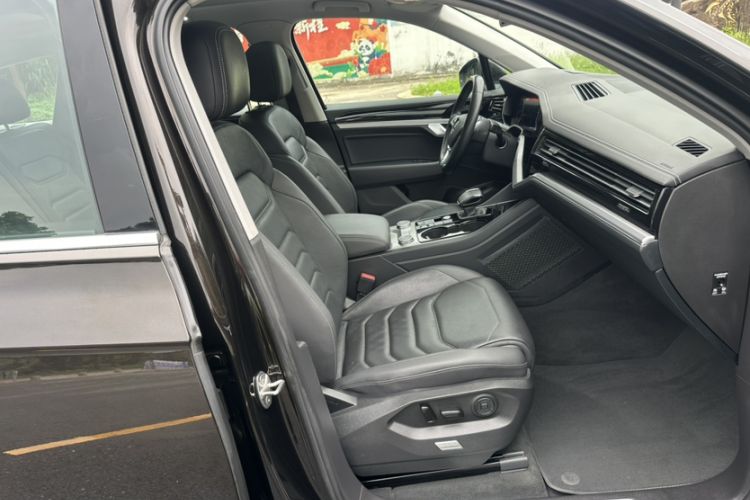 Used Volkswagen Touareg 2019 3.0 TSI RuiFeng Edition China VI Standard Right Front Seat
