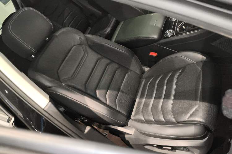 Used Volkswagen Touareg 2019 2.0TSI Ruiyi Edition China VI Standard Right Front Seat