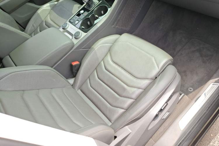 Used Volkswagen Touareg 2019 3.0 TSI RuiFeng Edition China VI Standard Right Front Seat
