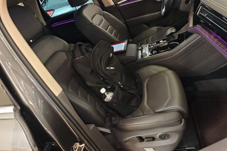 Used Volkswagen Touareg 2019 3.0 TSI RuiFeng Edition China VI Standard Right Front Seat