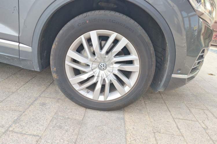 Used Volkswagen Touareg 2019 2.0TSI Ruiyi Edition China VI Standard Right Front Wheel Hub
