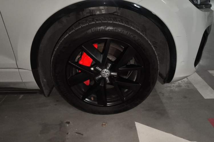 Used Volkswagen Touareg 2019 3.0 TSI RuiFeng Edition China VI Standard Right Front Wheel Hub
