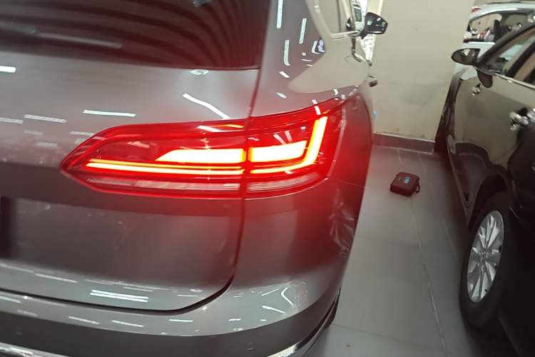 Used Volkswagen Touareg 2019 2.0TSI Ruiyi Edition China VI Standard Right Rear Taillight