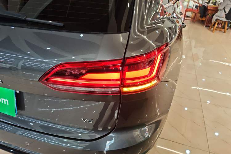 Used Volkswagen Touareg 2019 3.0 TSI RuiFeng Edition China VI Standard Right Rear Taillight