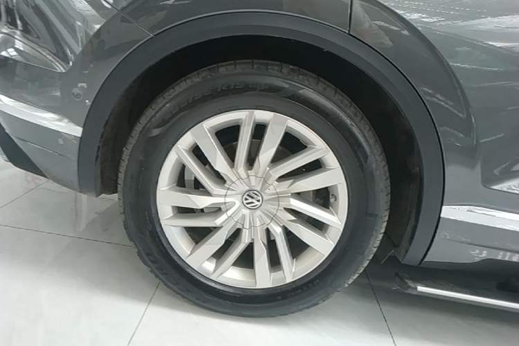 Used Volkswagen Touareg 2019 2.0 TSI Ruiyi Edition China V Standard Right Rear Wheel Hub