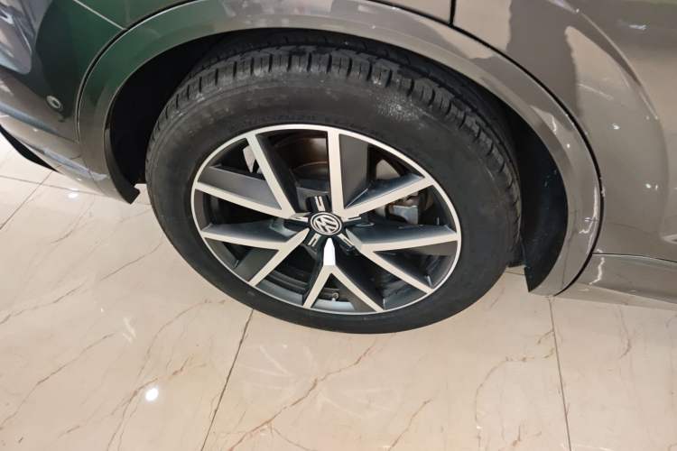 Used Volkswagen Touareg 2019 3.0 TSI RuiFeng Edition China VI Standard Right Rear Wheel Hub