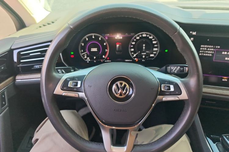 Used Volkswagen Touareg 2019 3.0 TSI RuiFeng Edition China VI Standard Steering Wheel