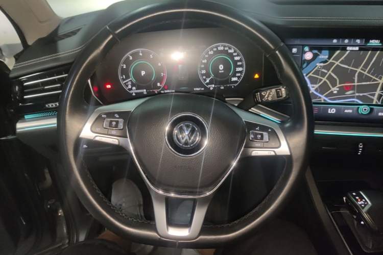 Used Volkswagen Touareg 2019 3.0 TSI RuiFeng Edition China VI Standard Steering Wheel