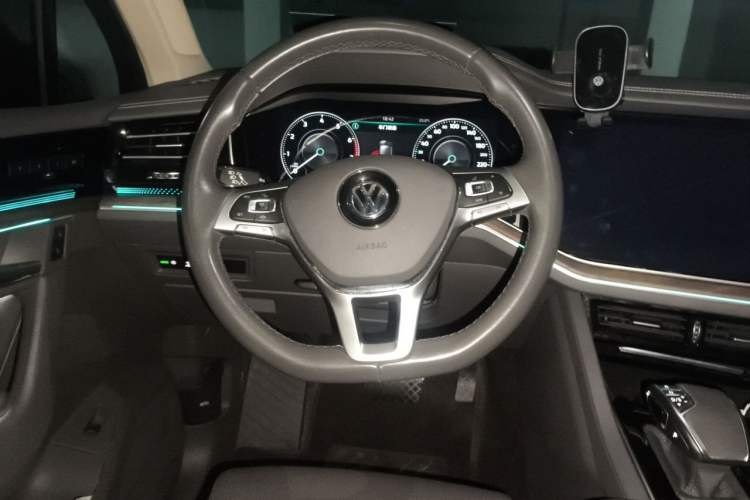 Used Volkswagen Touareg 2019 3.0 TSI RuiFeng Edition China VI Standard Steering Wheel