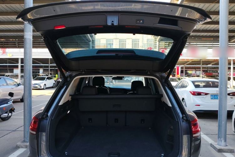 Used Volkswagen Touareg 2019 2.0 TSI Flagship Edition China VI Trunk