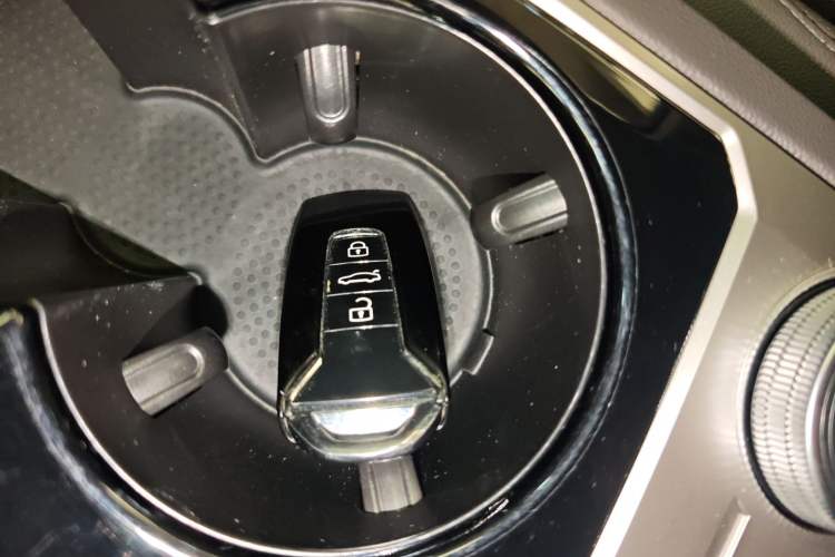 Used Volkswagen Touareg 2019 3.0 TSI RuiFeng Edition China VI Standard Vehicle Key