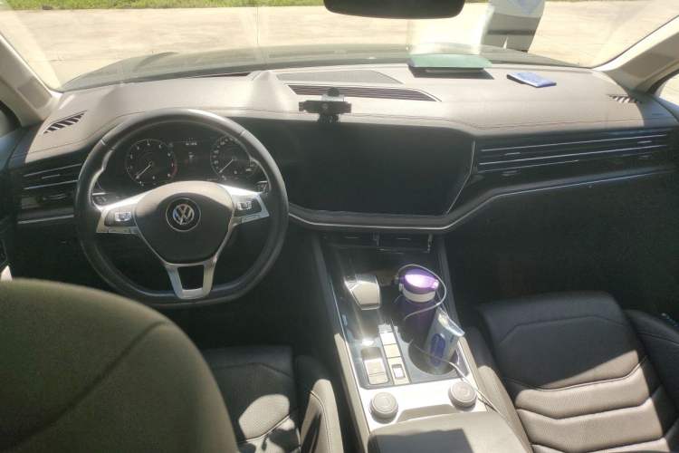 Used Volkswagen Touareg 2019 2.0 TSI Ruiyi Edition China V Standard Center Console