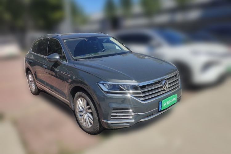 Used Volkswagen Touareg 2019 2.0 TSI Ruiyi Edition China V Standard Front Right 45 Deg