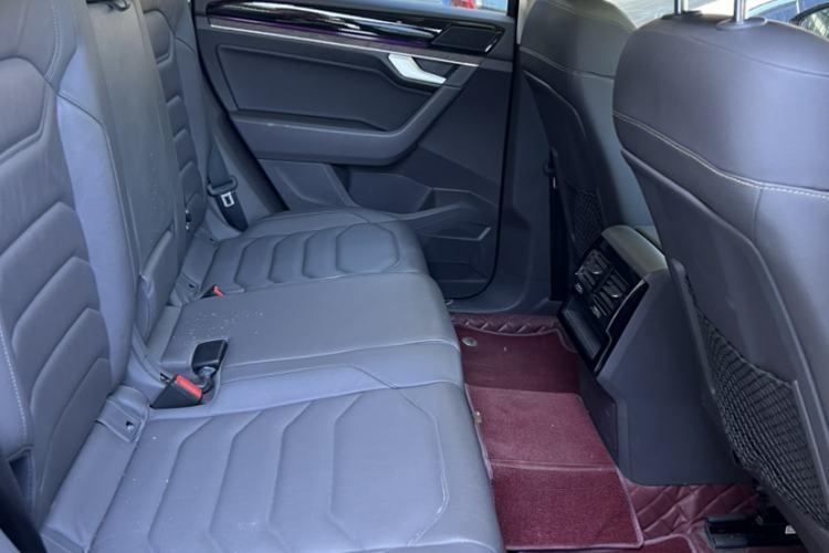 Used Volkswagen Touareg 2019 2.0 TSI Ruiyi Edition China V Standard Interior 4