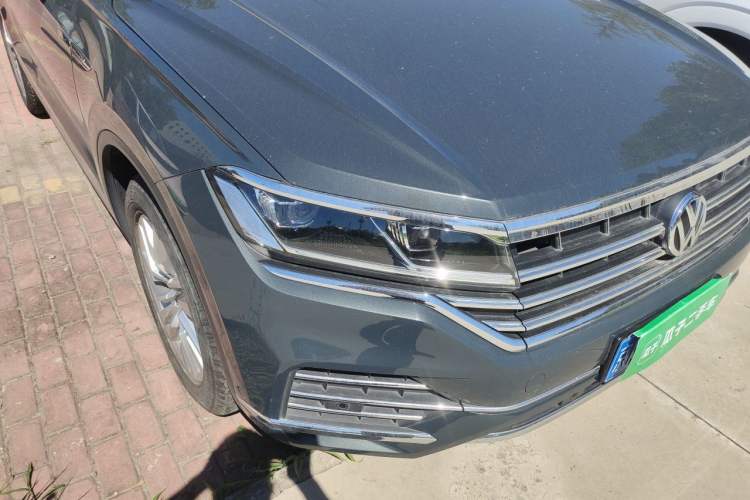 Used Volkswagen Touareg 2019 2.0 TSI Ruiyi Edition China V Standard Right Front Headlight
