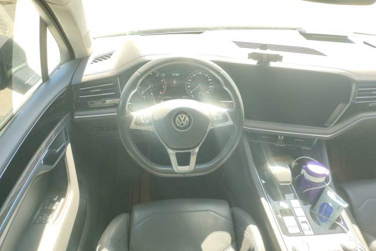 Used Volkswagen Touareg 2019 2.0 TSI Ruiyi Edition China V Standard Steering Wheel