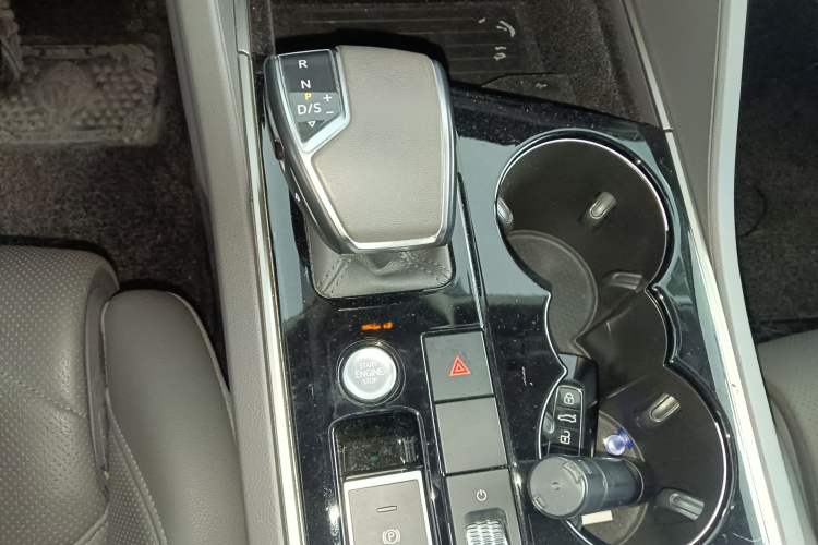 Used Volkswagen Touareg 2019 2.0 TSI Ruiyi Edition China V Standard Gear Lever