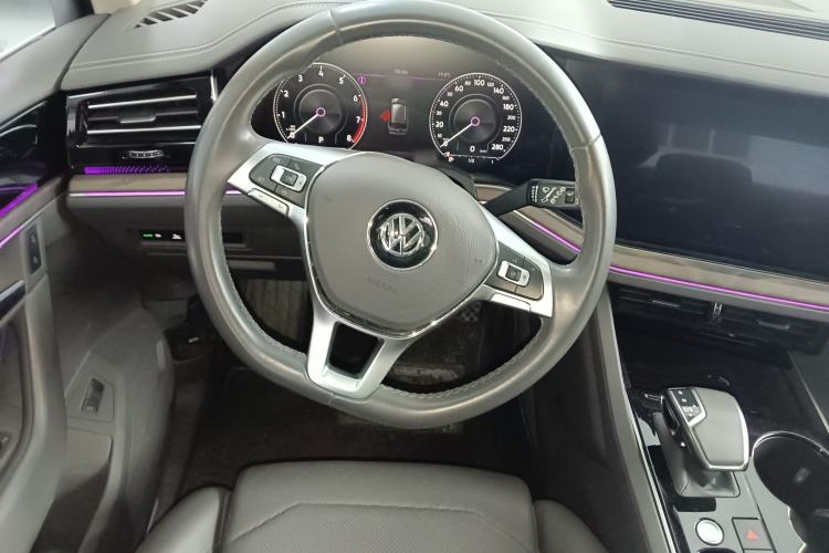 Used Volkswagen Touareg 2019 2.0 TSI Ruiyi Edition China V Standard Steering Wheel