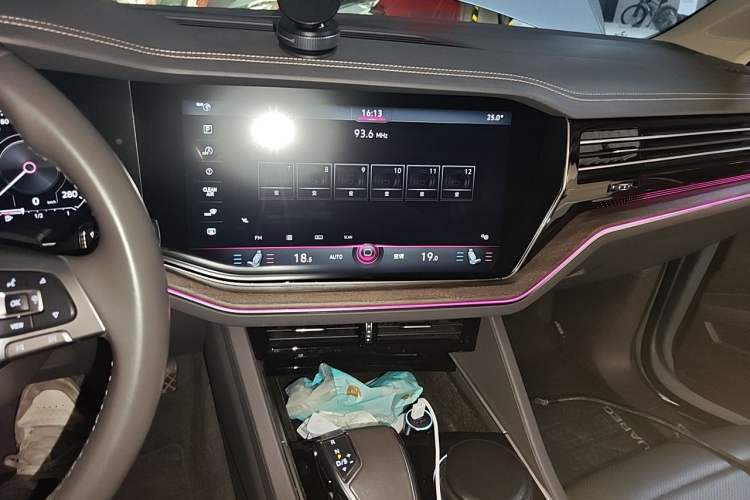 Used Volkswagen Touareg 2019 2.0 TSI Ruiyi Edition China V Standard Audio And AC Panel