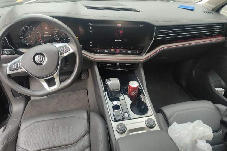 Used Volkswagen Touareg 2019 3.0 TSI RuiFeng Edition China V Standard Center Console