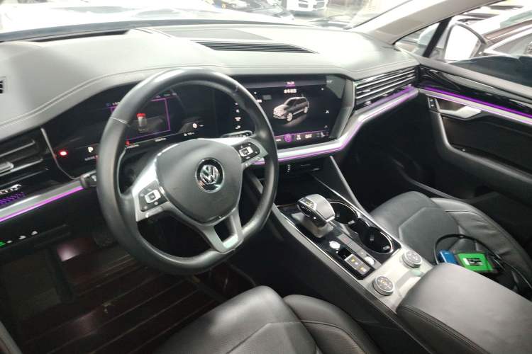 Used Volkswagen Touareg 2019 2.0 TSI Ruiyi Edition China V Standard Center Console