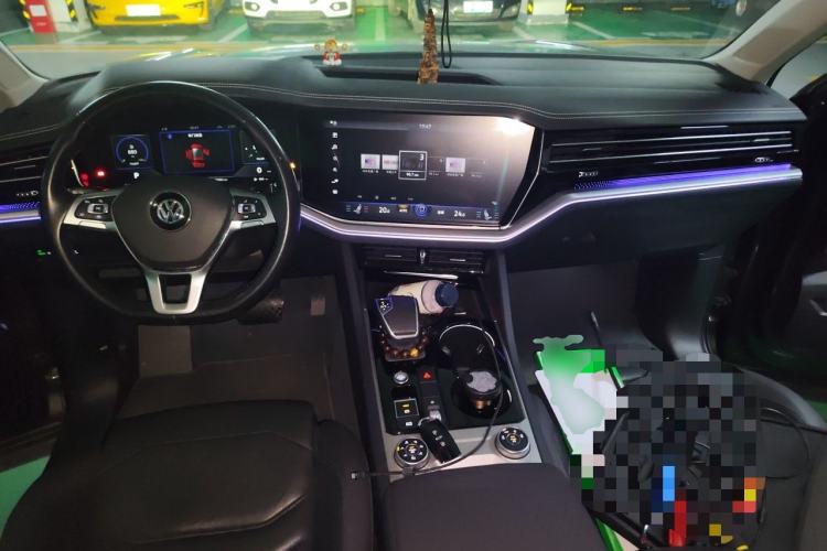 Used Volkswagen Touareg 2019 2.0TSI Ruiyi Edition China VI Standard Center Console