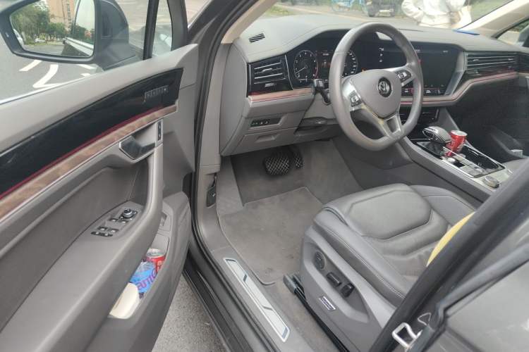 Used Volkswagen Touareg 2019 3.0 TSI RuiFeng Edition China V Standard Driver Seat