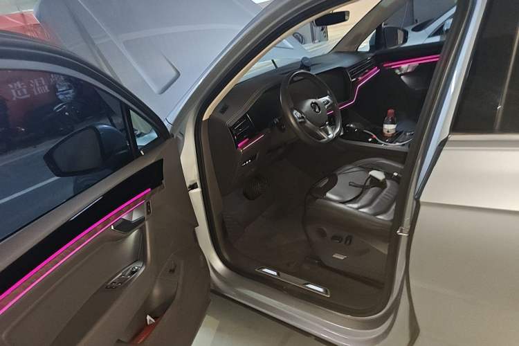 Used Volkswagen Touareg 2019 2.0 TSI Ruiyi Edition China V Standard Driver Seat