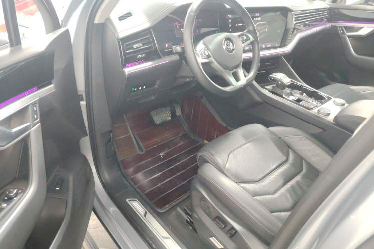 Used Volkswagen Touareg 2019 2.0 TSI Ruiyi Edition China V Standard Driver Seat