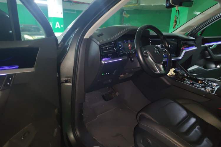 Used Volkswagen Touareg 2019 2.0TSI Ruiyi Edition China VI Standard Driver Seat