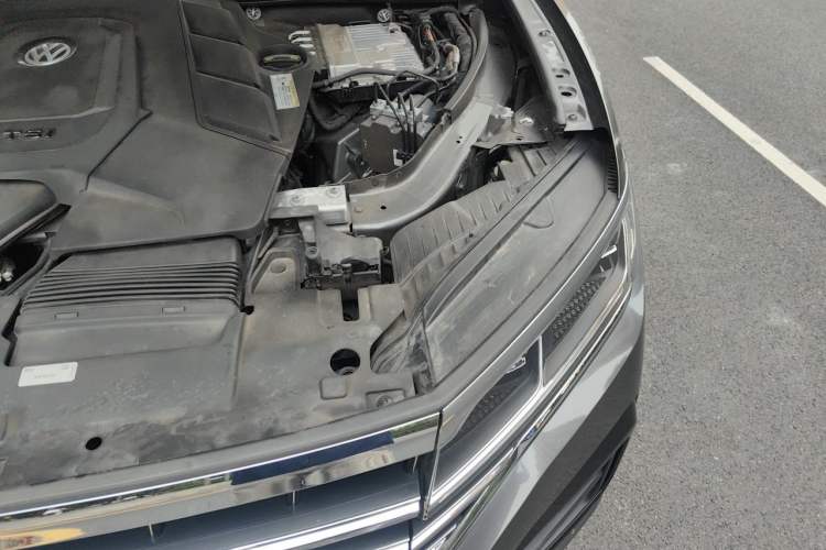 Used Volkswagen Touareg 2019 3.0 TSI RuiFeng Edition China V Standard Engine Bay Left