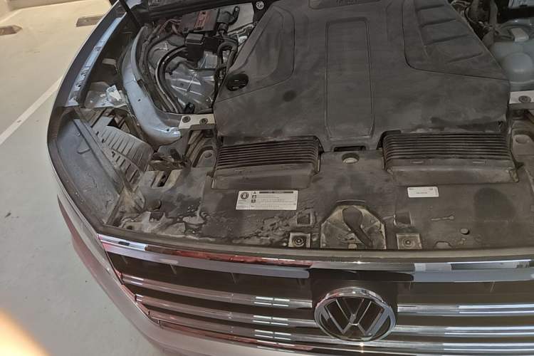 Used Volkswagen Touareg 2019 2.0 TSI Ruiyi Edition China V Standard Engine Bay Right